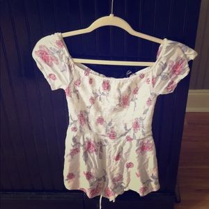 Kendall & Kylie floral romper in a small